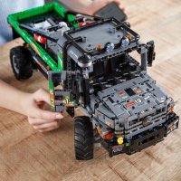LEGO Technic Камион 4x4 Mercedes-Benz Zetros 42129, снимка 3 - Конструктори - 35250784