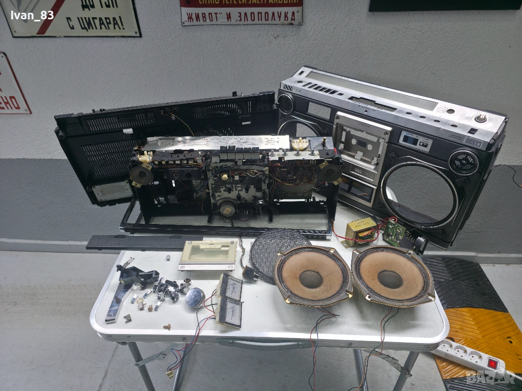 Радиокасетофон Hitachi trk 8180e на части! , снимка 1