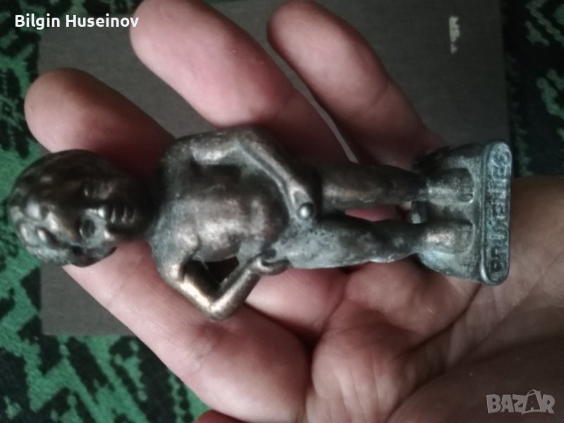 Статуетка - Bruxeless Manneken Pis – Символ на Брюксел от меден, снимка 1