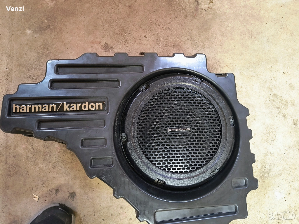 Jeep Grand Cherokee WK2 subwoofer , снимка 1