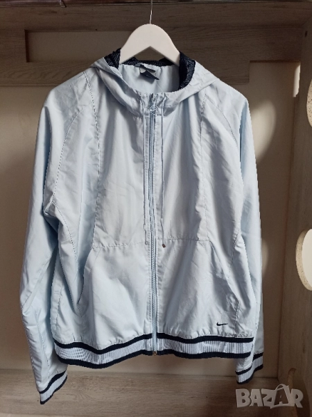 Дамска ветровка Nike, снимка 1