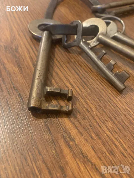 Редки антикварни ключове от 18-ти век – колекционерски уникати, снимка 1