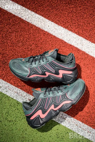 adidas FYW S-97 размер 40 2/3, снимка 1