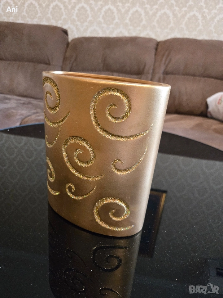 Златна ваза с брокат, снимка 1