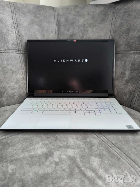 300hz Alienware m17 r3 17.3 инча, снимка 1