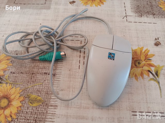 Стара ретро компютърна мишка