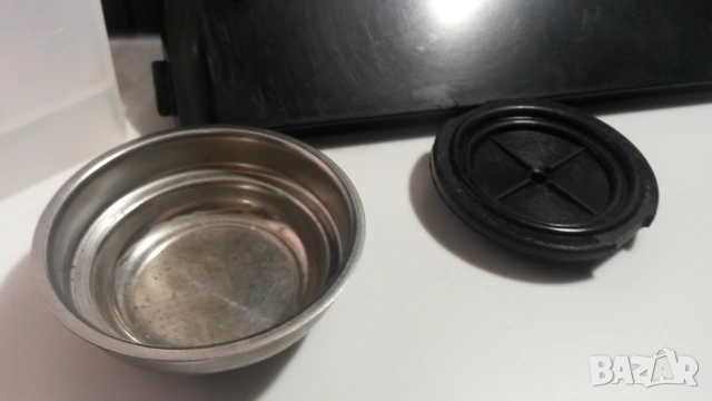 Кафе машина Philips Saeco HD8323 950W с дефект, за ремонт или за части, снимка 7 - Кафемашини - 54084528