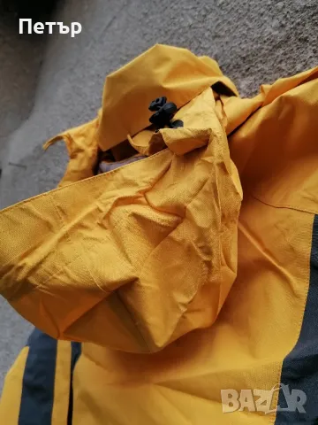 Продавам чисто ново дамско жълто водоустойчиво яке Arc'teryx , снимка 11 - Якета - 49861914