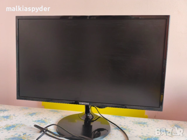 Монитор Samsung S24F350FHU 24" 1920 x 1080 pixels Full HD. Цена 120лв