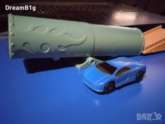 Ретро Hot Wheels Каскадьорски комплект McDonald's (1998) – Колички и рампи, снимка 4 - Колекции - 54323994