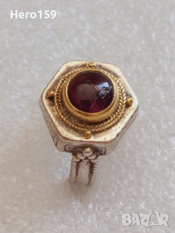 Дамски дизайнерски пръстен с инкрустиран гранат-сребро 925/злато 14 карата