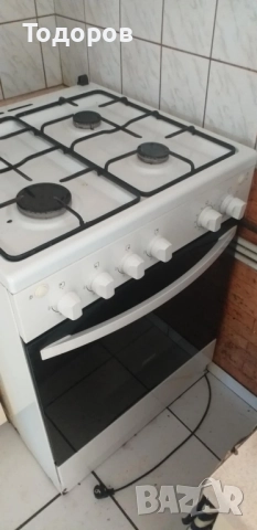 Zanussi газова готварска печка на 4 год.