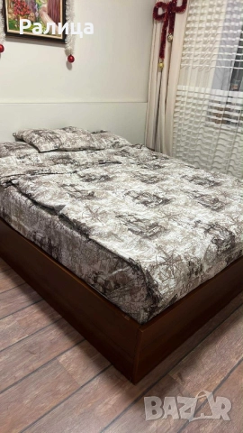 Спалня с матрак и подматрачна рамка