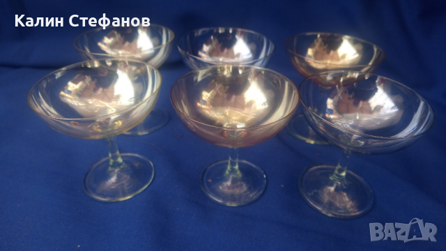 Малки симпатични „шампанки”, стъклени, тънкостенни, разноцветни, снимка 1 - Чаши - 44932532