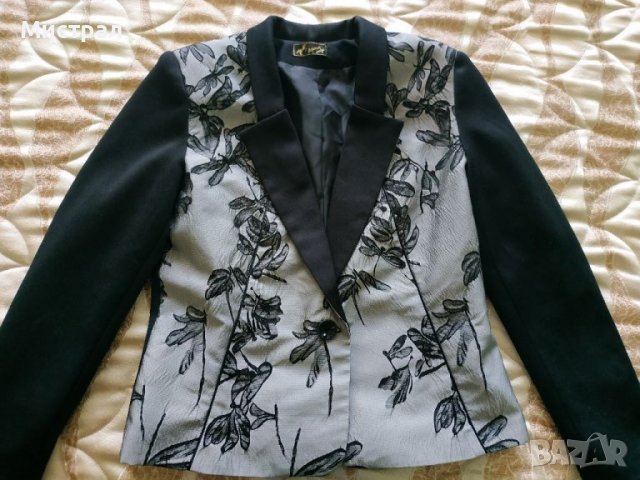 Луксозен дамски костюм , снимка 3 - Костюми - 38265057