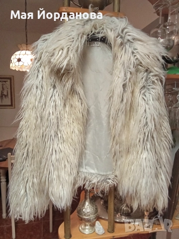 Късо палто еко косъм. Дълъг косъм.сиво-бяло.Намалено на 39 лв.