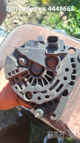 Алтернатор / Генератор за Фолксваген Пасат Б5.5, снимка 4 - Части - 52272101