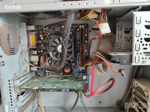 Продавам ретро компютър работещ, снимка 4 - Работни компютри - 54172296