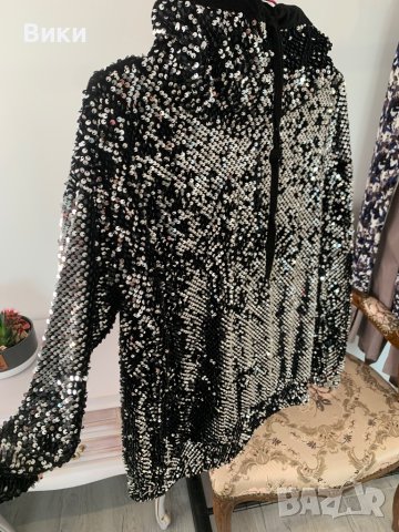 Дамска блуза с паети на размер М, снимка 16 - Блузи с дълъг ръкав и пуловери - 44430958