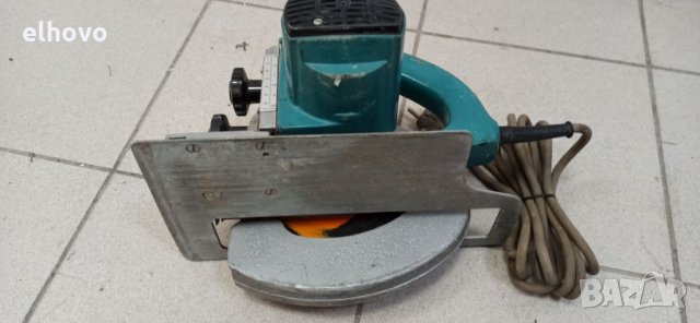 Ръчен циркуляр Black&Decker 1050W, снимка 3 - Други инструменти - 31785845