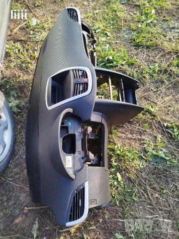Арматурно табло и волан за Peugeot 207, снимка 2 - Части - 53880761