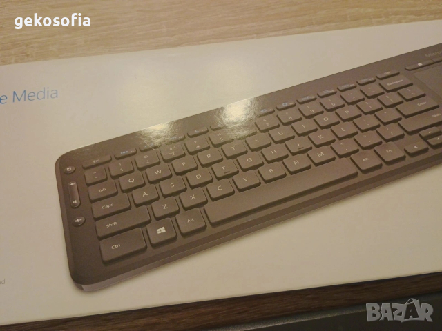 Майкрософт безжична клавиатура с тъч пад, снимка 3 - Клавиатури и мишки - 53933541