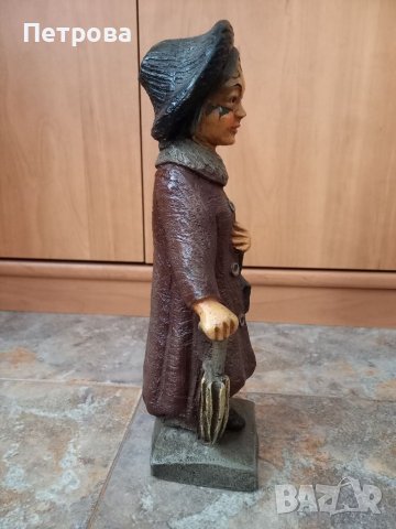 Фигура на жена със чадър за декорация , снимка 4 - Декорация за дома - 37225135