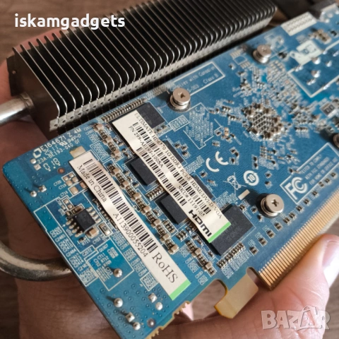 Видео карта Sapphire HD 6570 Ultimate 1 GB, снимка 4 - Видеокарти - 54224667