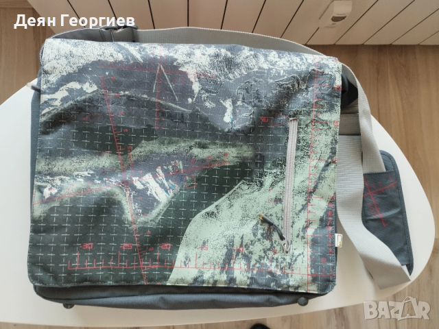 Продавам чанта за лаптоп AHA - 17''