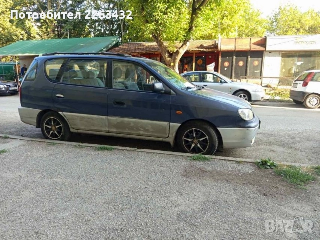 KIA Carens 2001г