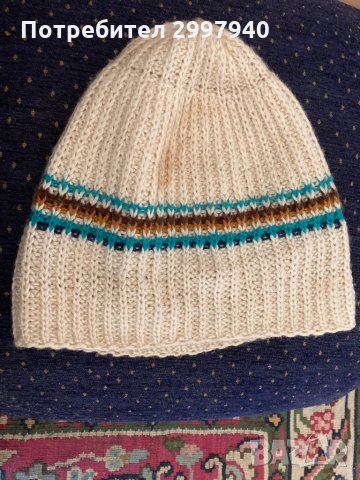 Зимна шапка ръчно плетена, снимка 4 - Шапки - 33755102