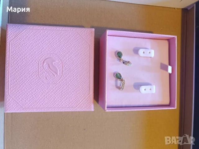 Обици от колекция Swarovski. Модел, направен от различни материали, снимка 3 - Обеци - 50047067