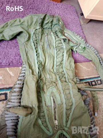 Костюм за пилот на МиГ на СССР и Съветските ВВС,, снимка 2 - Антикварни и старинни предмети - 54019571