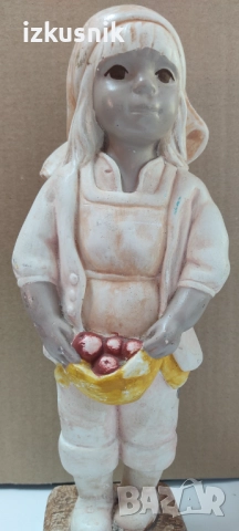 Момиче с кошница – изразителна авторска фигура, снимка 8 - Колекции - 52200466