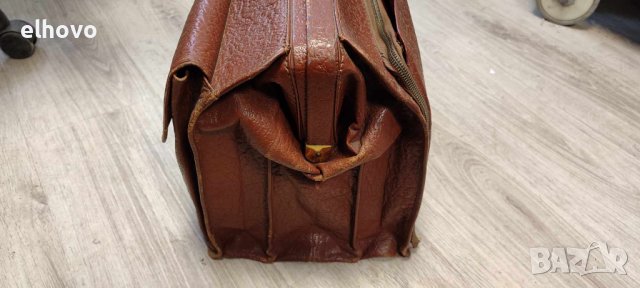 Кожена чанта, снимка 4 - Антикварни и старинни предмети - 44367198