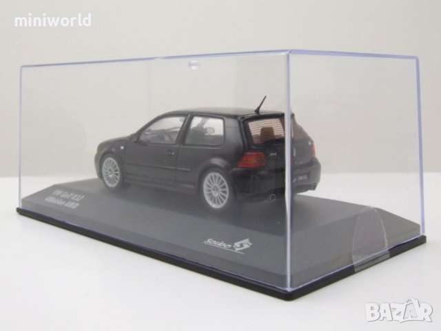 VW Golf 4 R32 2003 - мащаб 1:43 на Solido моделът е нов в PVC дисплей-кейс, снимка 8 - Колекции - 44474866