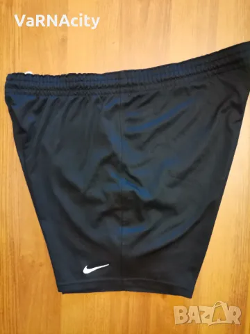 Nike размер М , снимка 2 - Спортни дрехи, екипи - 49978377