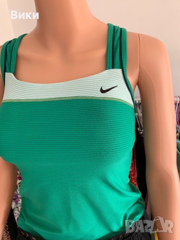 Nike потник топ в размер XS, снимка 11 - Потници - 40745088