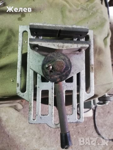 Менгеме за настолна бормашина