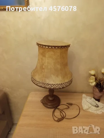 Нощна Стара работеща лампа