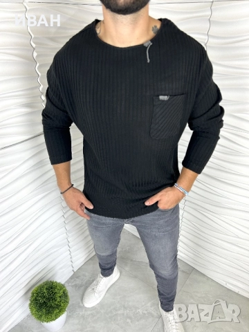 Мъжка релефна блуза в черно с джоб отпред