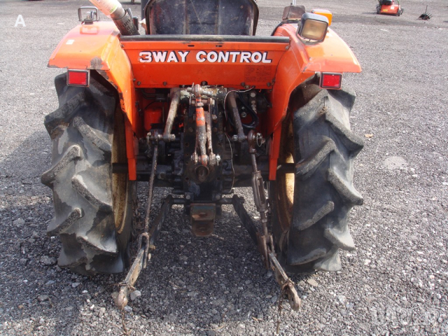 Трактор Hinomoto, снимка 3 - Селскостопанска техника - 44695110