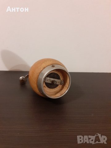 Стара мелничка за черен пипер., снимка 2 - Антикварни и старинни предмети - 33486471