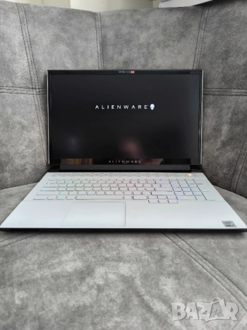 300hz Alienware m17 r3 17.3 инча, снимка 1
