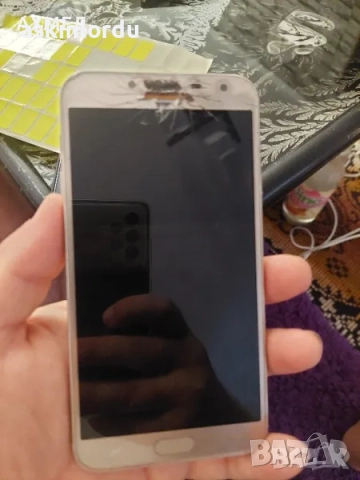 Samsung J4- SM-J400F- за части счупен екран