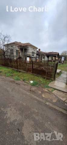 3.4 дка в с. Златия – ⚡ТОК 💧ВОДА ⛏️КЛАДЕНЕЦ 🌱ОРАНЖЕРИЯ ⚡ТРАФОПОСТ 🛣️АСФАЛТОВ ПЪТ