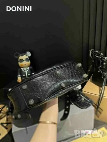Balenciaga Дамска чанта, кожа, снимка 7 - Чанти - 56079843