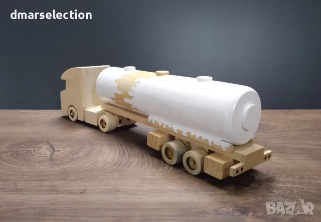 Декоративен дървен камион цистерна DMAR 196N2, снимка 2 - Колекции - 47577013
