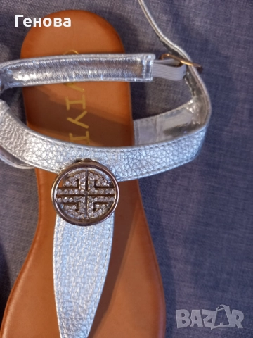 Дамски сребристи сандали номер 36
