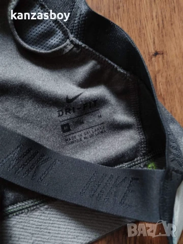 nike sport bra - страхотно дамско бюстие КАТО НОВО М, снимка 5 - Корсети, бюстиета, топове - 50620663